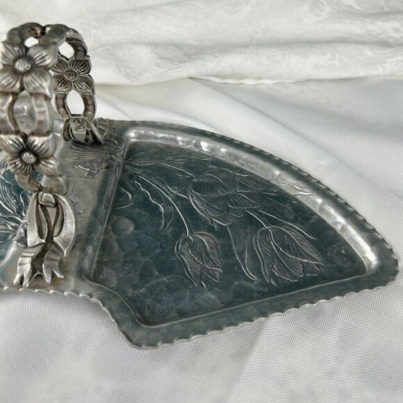 Vintage Floral Pewter Silver Tray with Glass Dishes - Picture 4 of 8